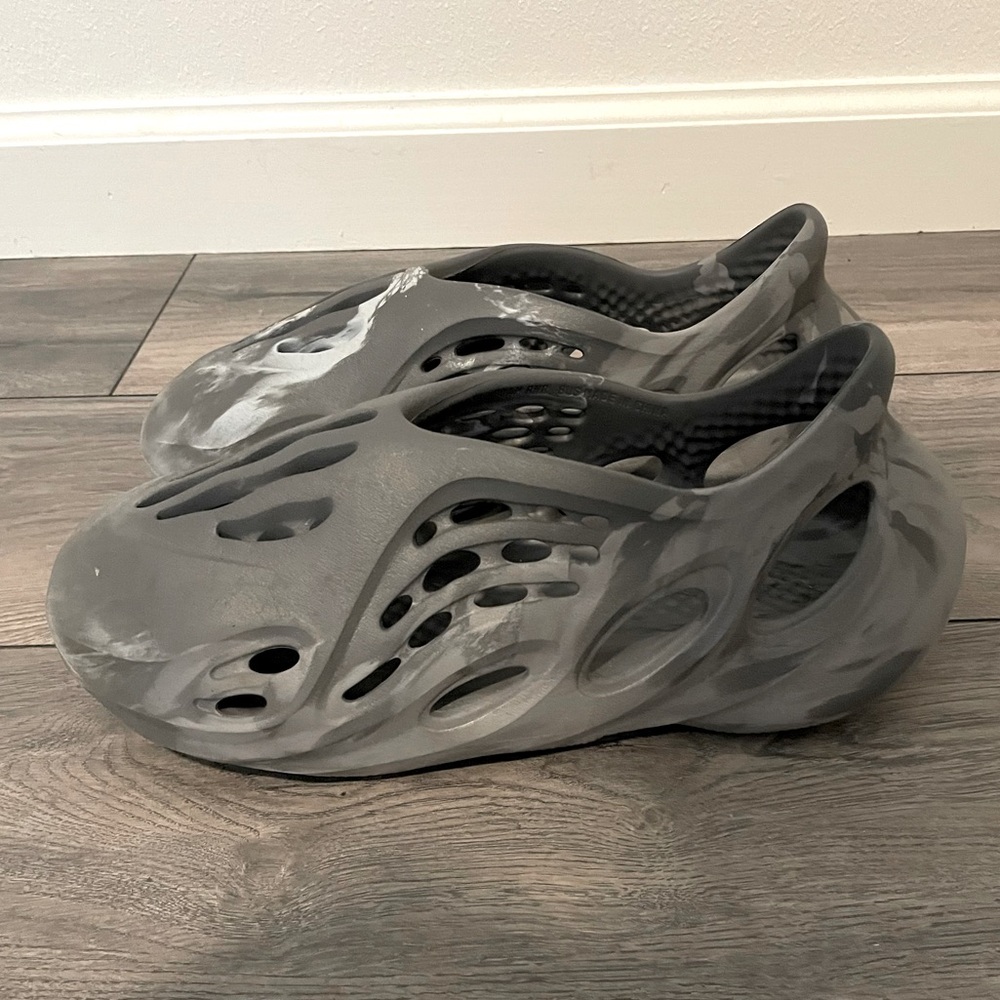 adidas Yeezy Foam RNR